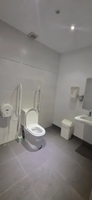 Local comercial 200mts2 junto Merca 80