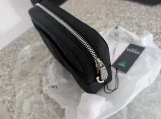 Nuova pochette uomo Guess nera con cinturino