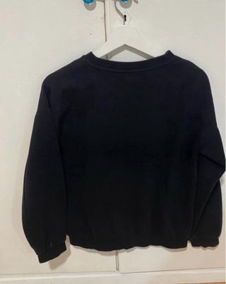 Sudadera negra básica