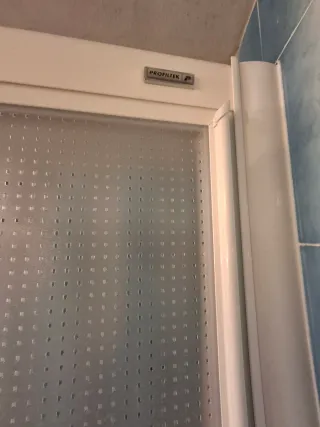 Mampara de ducha Profiltek cristal y plástico