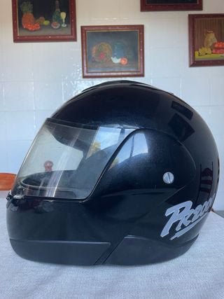Casco de moto negro