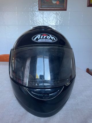 Casco de moto negro