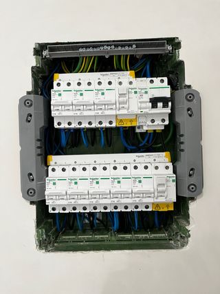 ELECTRICISTA 24H Y AIRE ACONDICIONADO