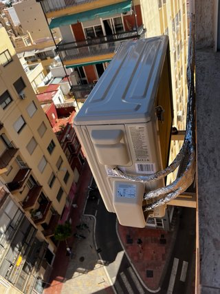 ELECTRICISTA Y AIRE ACONDICIONADO