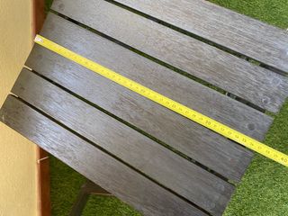 Mesa de exterior y silla