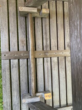 Mesa de exterior y silla