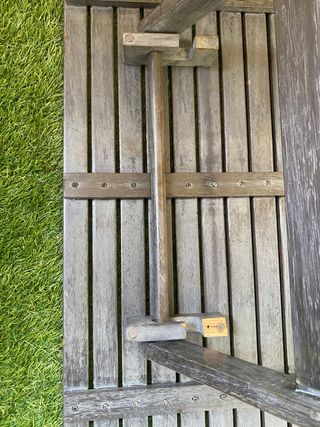 Mesa de exterior y silla