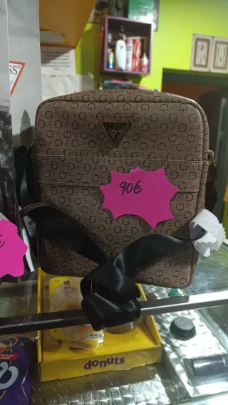 Bolso Guess Negro y Plateado