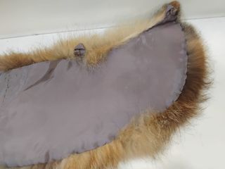 Cuello de pelo beige y marrón