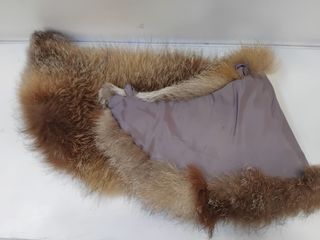 Cuello de pelo beige y marrón