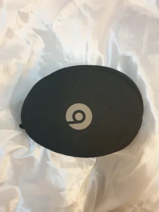 Auricolari Beats Solo. Dorati e Bianchi