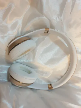 Auricolari Beats Solo. Dorati e Bianchi