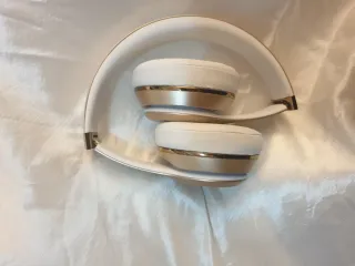 Auricolari Beats Solo. Dorati e Bianchi