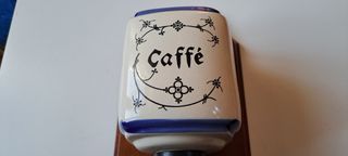 Macinacaffè olandese vintage in ceramica con casse