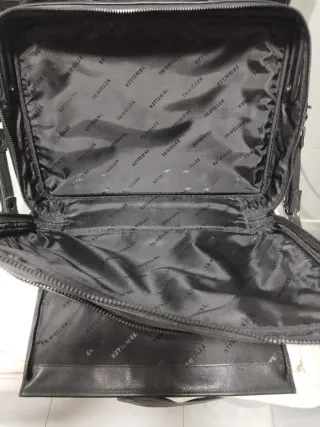 Maletín Cuero Traveller 40x50x17 con llave