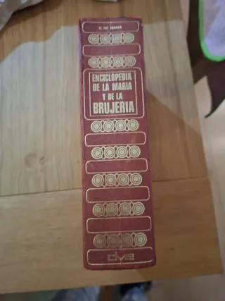 Enciclopedia de la magia y la brujería
