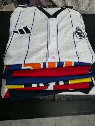Lote de ropa deportiva, equipos y casual.