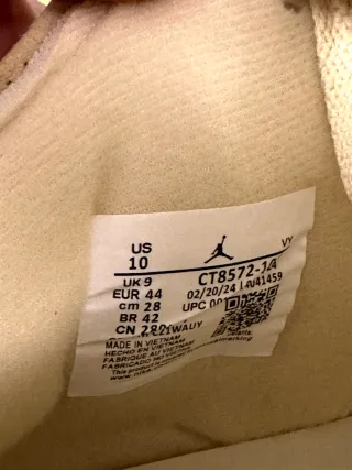 Air Jordan 4 Retro x Off-White “Sail” – Taglia 44