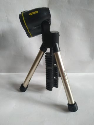 Linterna con tripode
