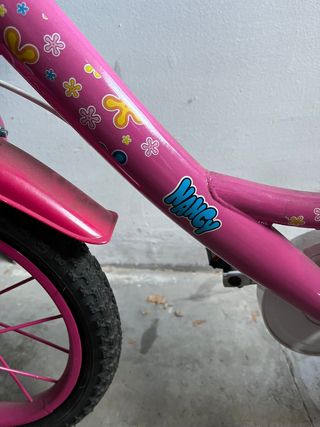 Bicicleta Infantil Nancy Rosa con Ruedines