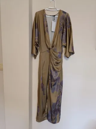 Vestido satinado estampado floral midi