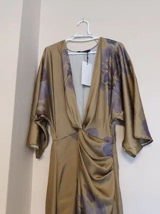 Vestido satinado estampado floral midi