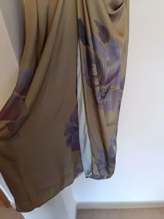 Vestido satinado estampado floral midi