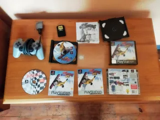 Lotto PlayStation 1: Controller, Giochi e Accessori