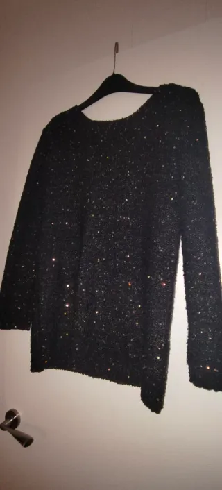 Jersey negro con lentejuelas doradas t.36