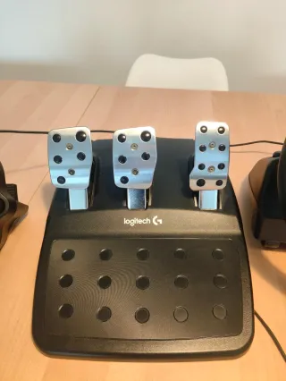 Logitech G29, Volante, pedales y cambio de marchas