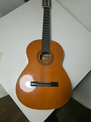 Guitarra clásica española Admira Belinda, funda...