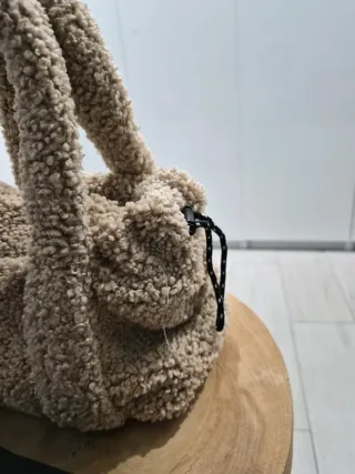 Bolso de mano borreguito beige