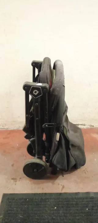 Carro plegable para avión