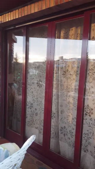 Oferta dos ventanas y una corredera de metal