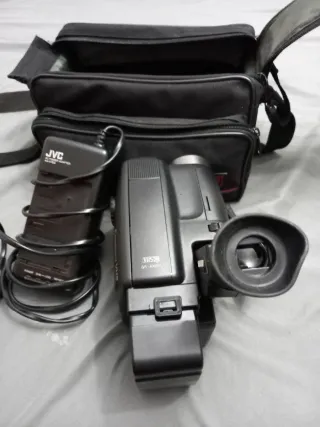 Cámara de video JVC negra