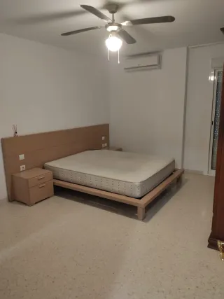 Cabecero, base letto e comodini