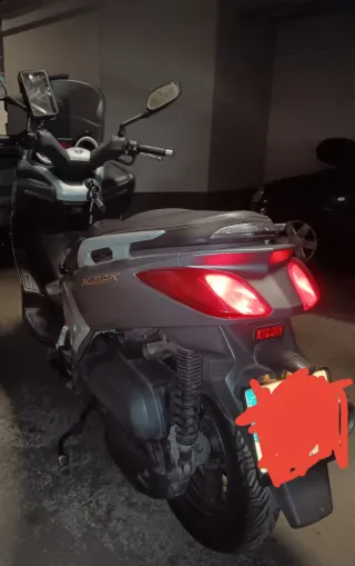 Yamaha Xmax 125 - 2010 Buen estado con itv.