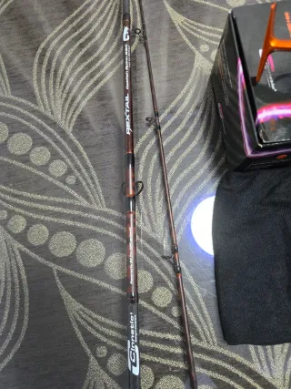 Caña Cinnetic especial siluro, y carrete.