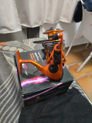 Caña Cinnetic especial siluro, y carrete.