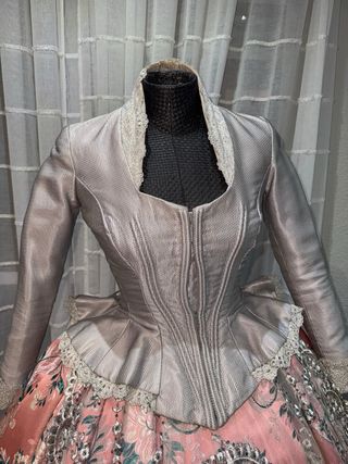 Corpiño plateado manga larga