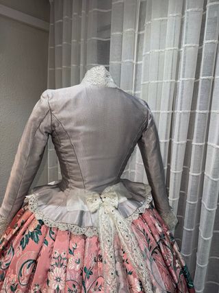 Corpiño plateado manga larga