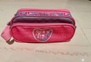 Mochila estuche y neceser a juego marca Enso.