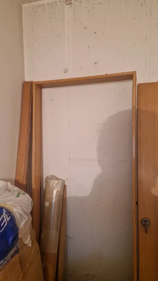 Puerta madera y premarco