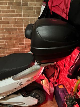 Moto Eléctrica Scooter Blanca de 125