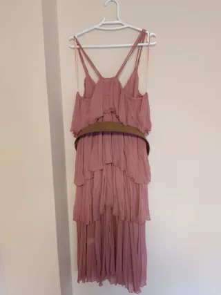 Vestido midi plisado rosa