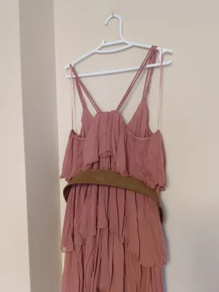 Vestido midi plisado rosa