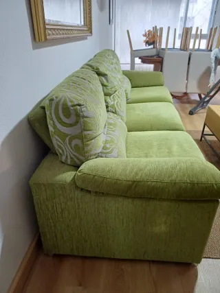 Sofá y sillón de tela verde