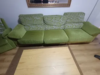 Sofá y sillón de tela verde