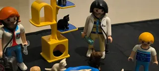 Playmobil Familia Veterinarios y Animales