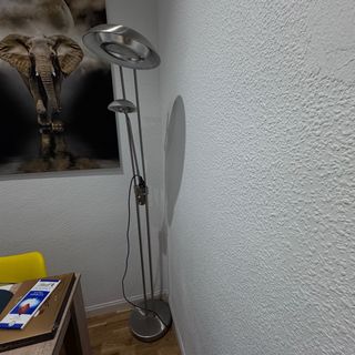 Lámpara de pie moderna metal y cristal